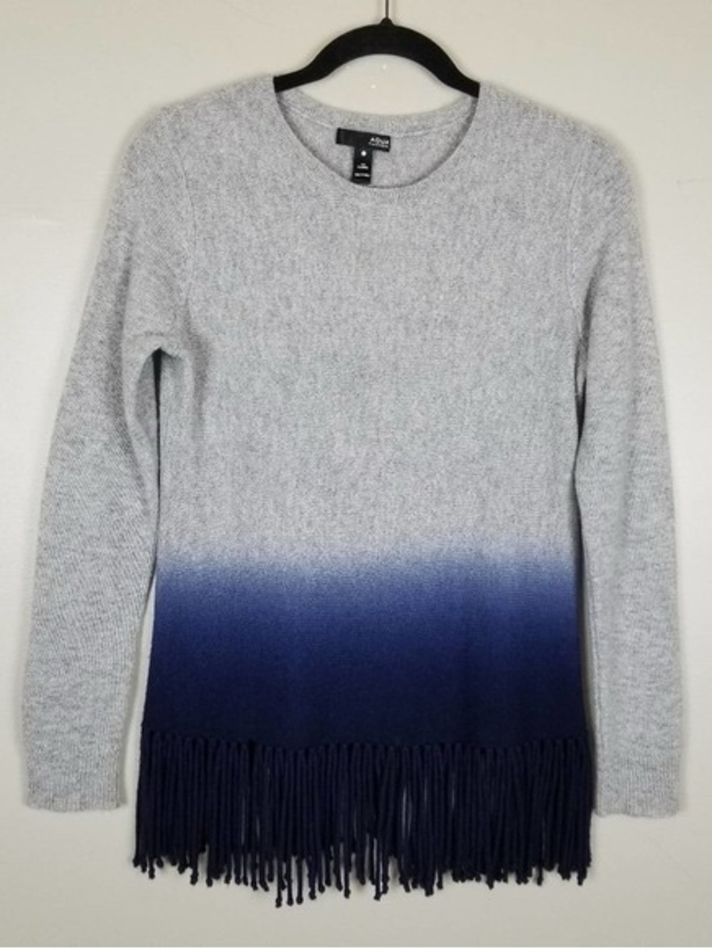 Aqua Cashmere Light Gray Crewneck Sweater